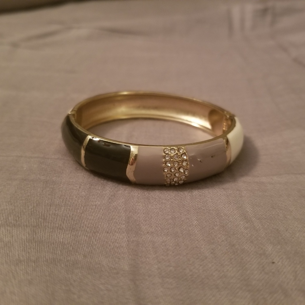 Hinged Bracelet Black / Tan / White Enameled - Picture 5 of 8